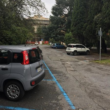 Appartamento In Centro Zona Fiera,Davanti Al Galliera Genova Eksteriør billede