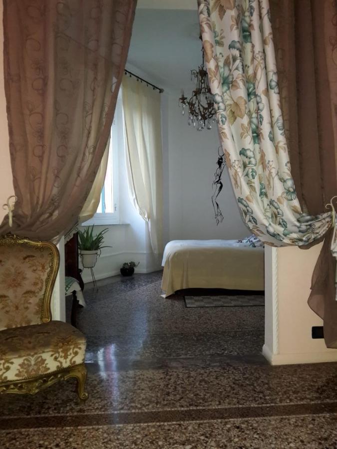 Appartamento In Centro Zona Fiera,Davanti Al Galliera Genova Eksteriør billede