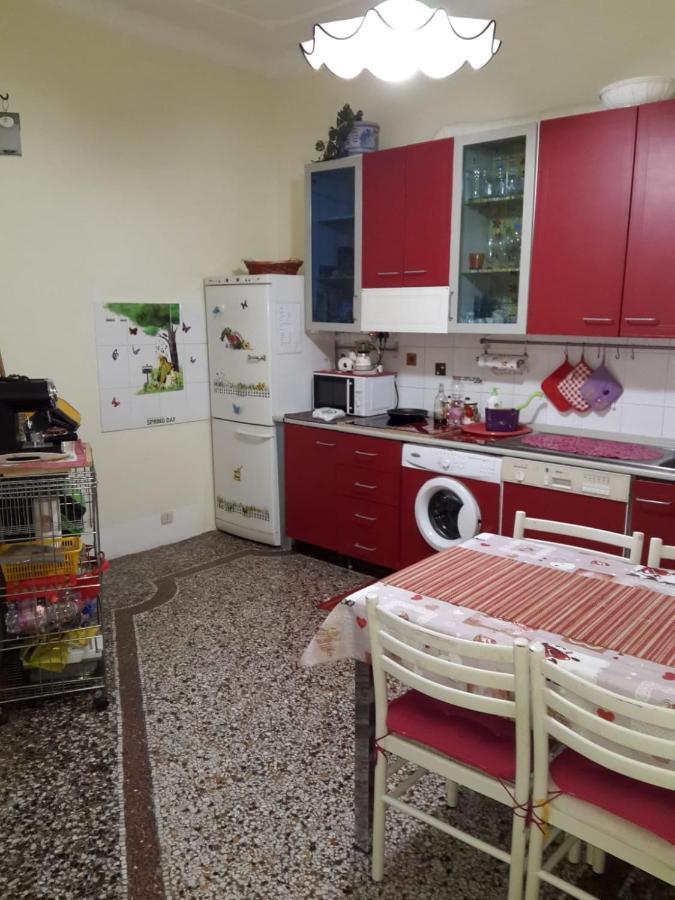 Appartamento In Centro Zona Fiera,Davanti Al Galliera Genova Eksteriør billede