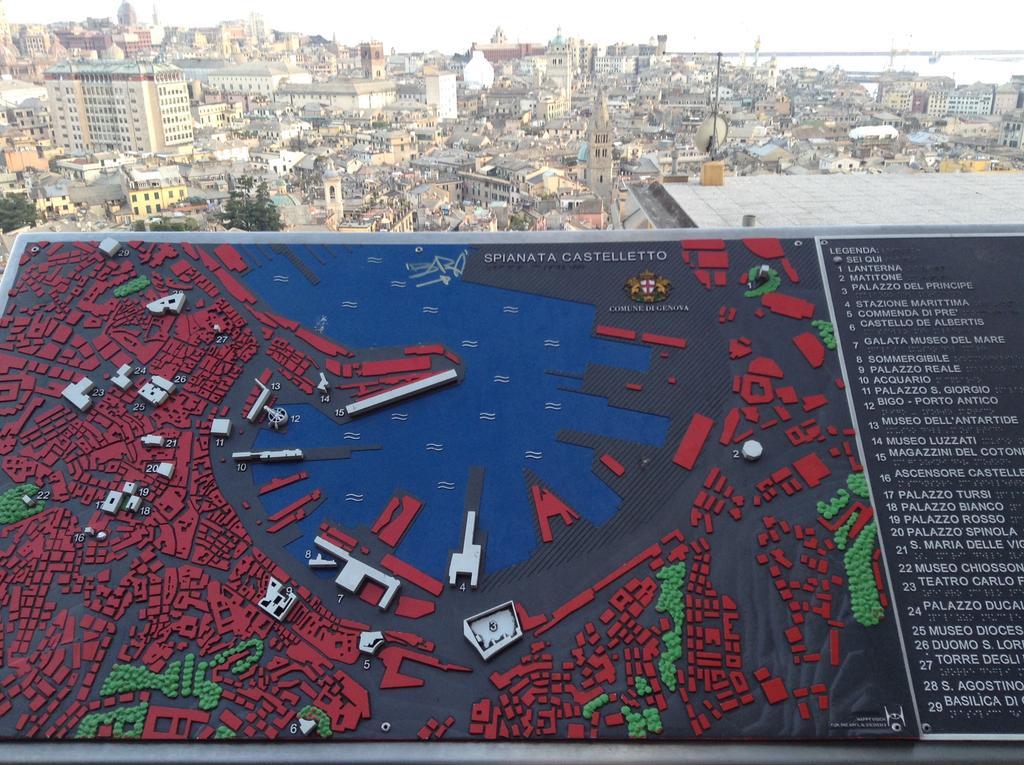 Appartamento In Centro Zona Fiera,Davanti Al Galliera Genova Eksteriør billede