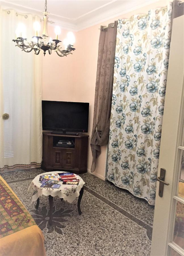 Appartamento In Centro Zona Fiera,Davanti Al Galliera Genova Eksteriør billede