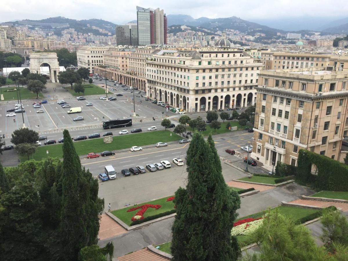 Appartamento In Centro Zona Fiera,Davanti Al Galliera Genova Eksteriør billede